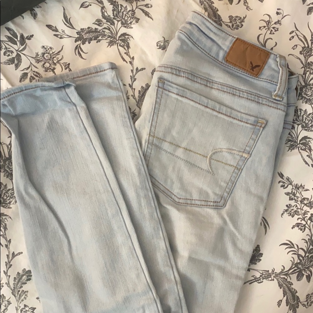 AE light wash stretchy skinny jeans